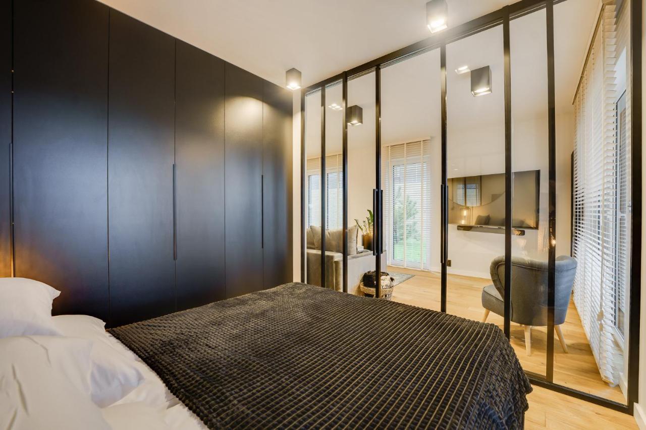 Apartament Deluxe Black Orchid Baltic Concept Dzwirzyno Bagian luar foto